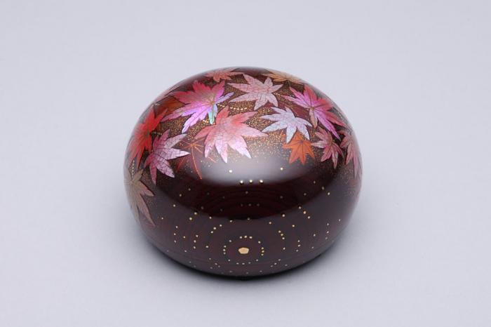 紅葉波文蒔絵香合