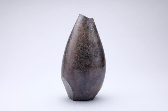鋳銅花器