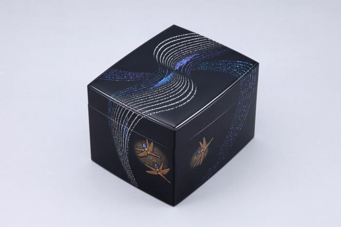 卵殻螺鈿蒔絵箱「水のシンフォニー」
