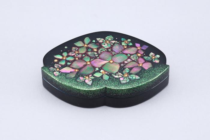 紫陽花蒔絵箱「雨過天晴」