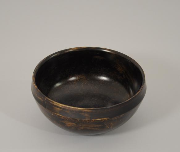 塩地造木象嵌盛器