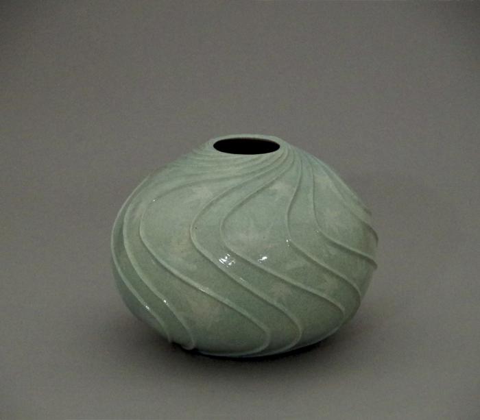 流線文花瓶