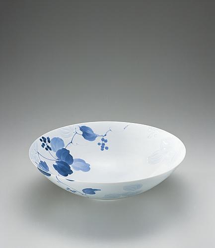染付彫鉢「山帰来」