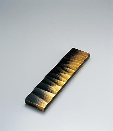 切錆摺上白檀短冊箱「落日 海に流れて」