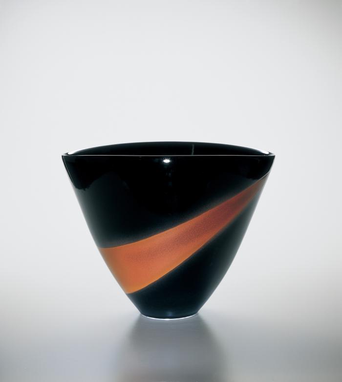 鉄釉花器