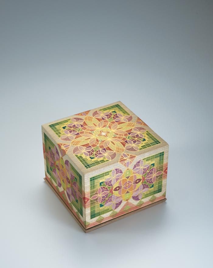 截金飾筥「花夢想」