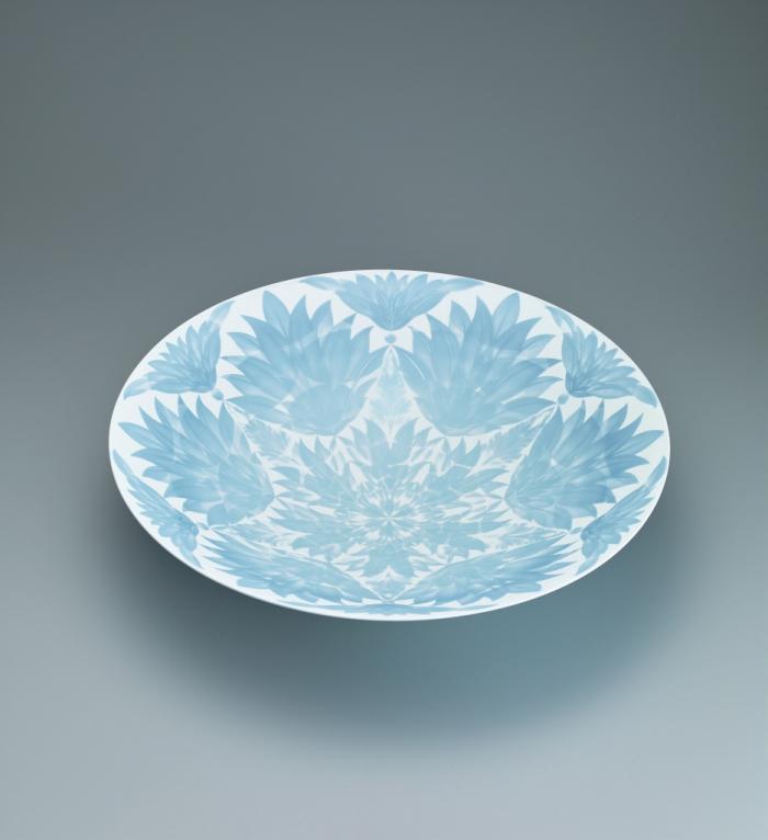 彩刻青磁鉢