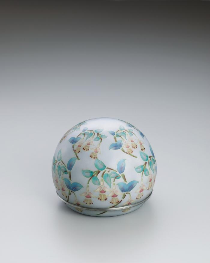 有線七宝蓋物「華」