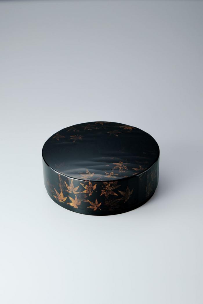 乾漆切錆丸箱「水澄む」