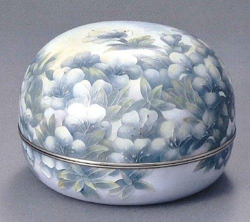 有線七宝蓋物「春暁」