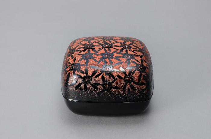 乾漆彫漆合子「早春」