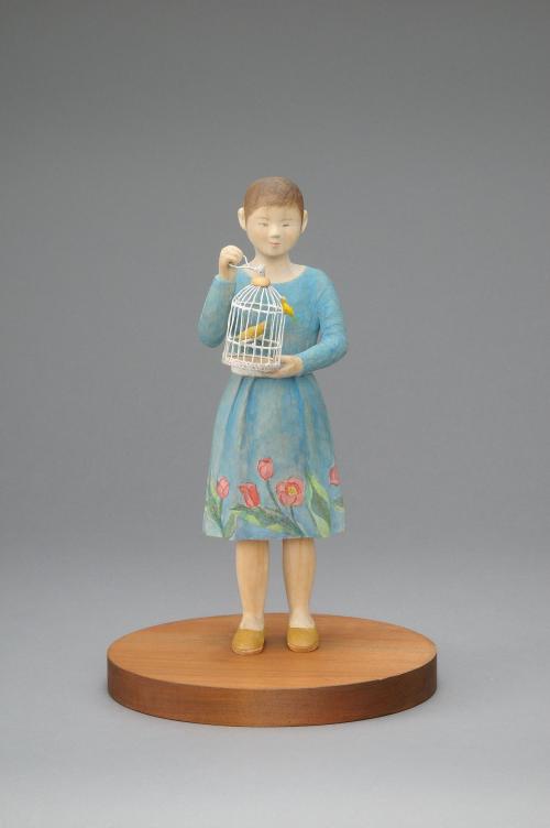 藤原三和子 木彫彩色 ことりを飼う少女 公益社団法人日本工芸会