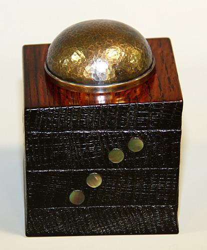 漆キューブ「塊」