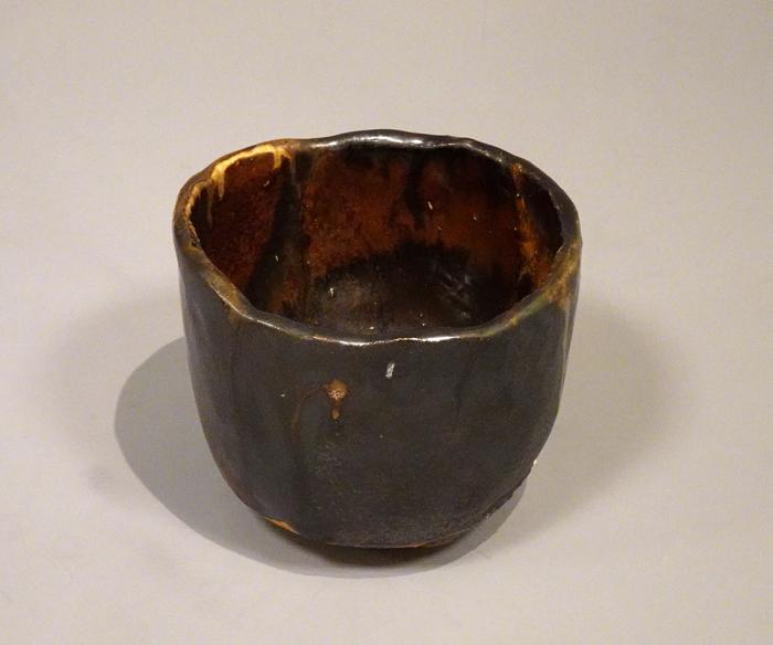 鉄釉流茶盌