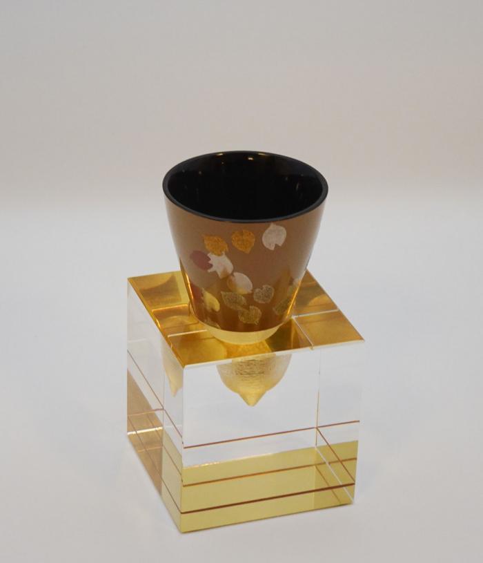 蒔絵可杯　蒟醬アクリル台　春