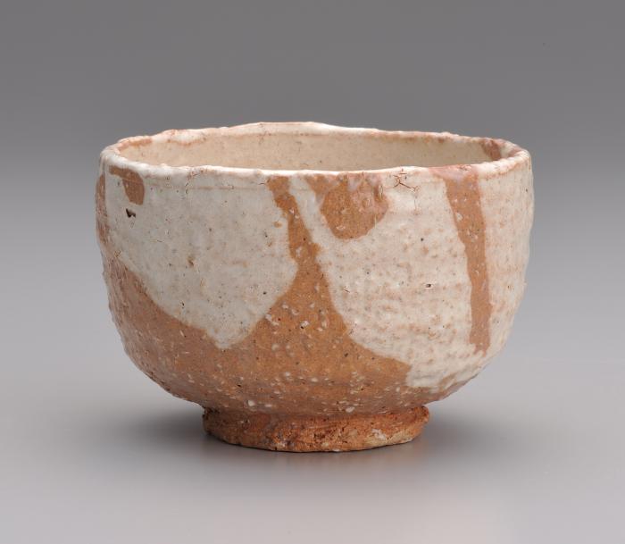 萩粉引掛分茶盌