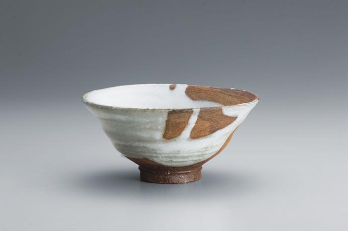 刷毛目茶盌　白釉流し