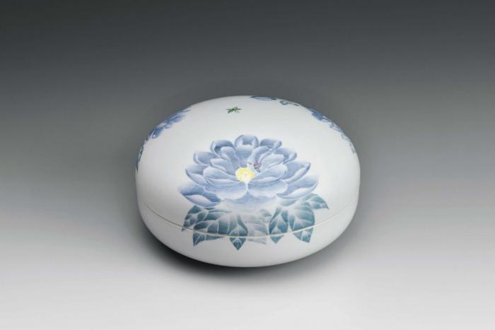 染錦牡丹蝶文陶筥