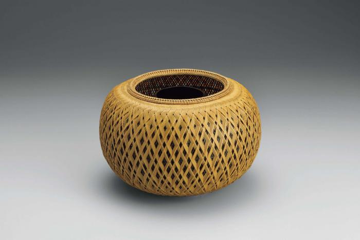 重編菱文様花籠「藤袴」