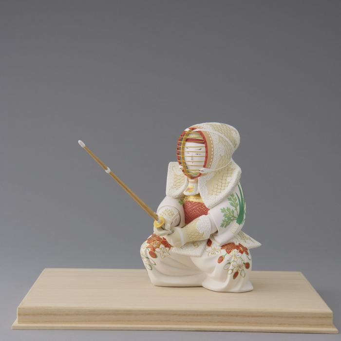 陶彫彩色「玉竜花」