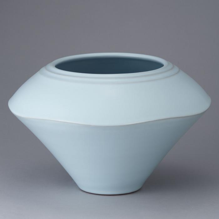 青瓷壺「水天彷彿」