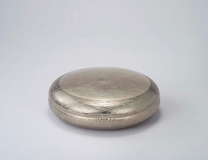 白金銀彩蓋物