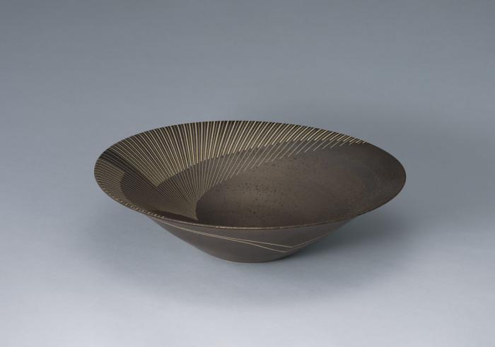 黒釉線文鉢「光」