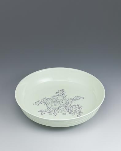 黄釉紫牡丹彫文鉢