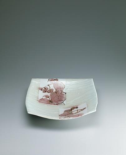 鉄絵銅彩秋海棠文角鉢