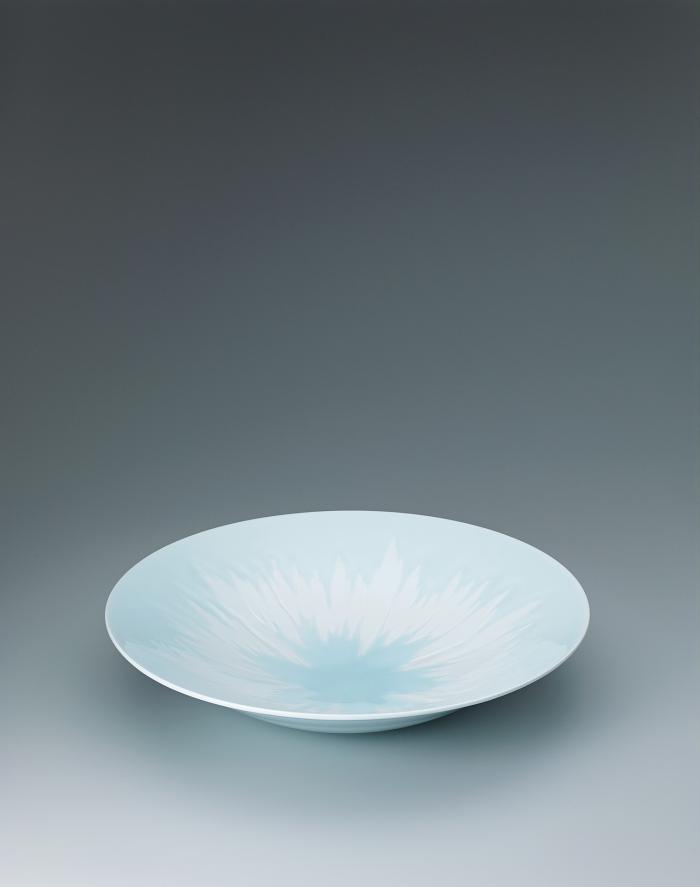 卵白釉瓷彫大鉢