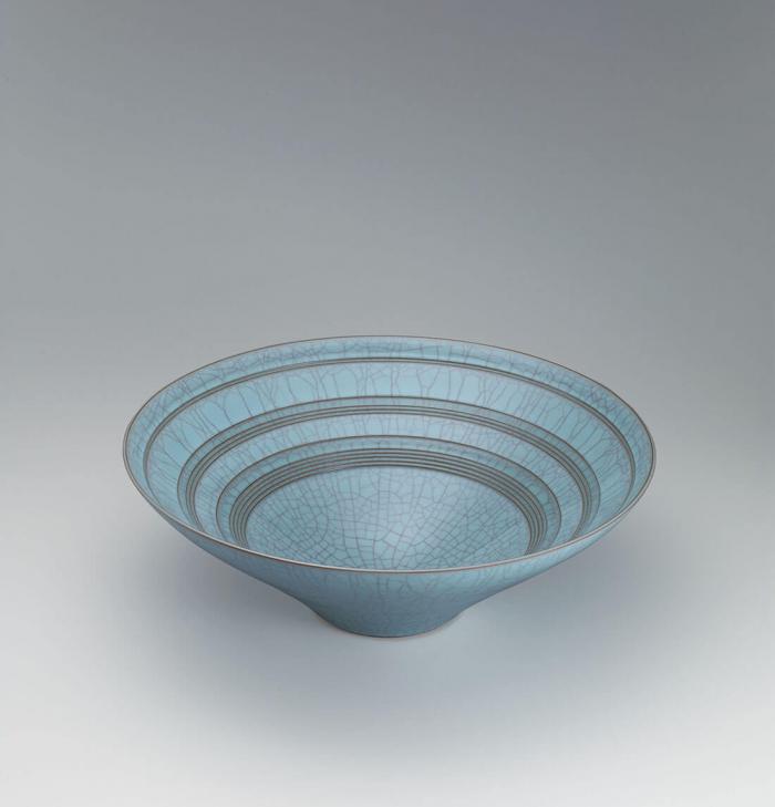 青瓷裂変輪刻彫鉢