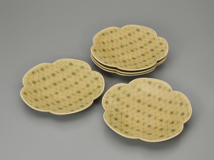 黄釉輪花組皿（5枚組）