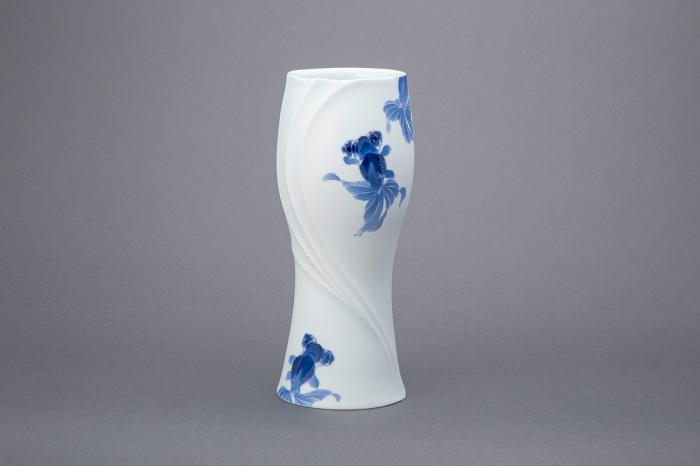 染付花器「金魚」
