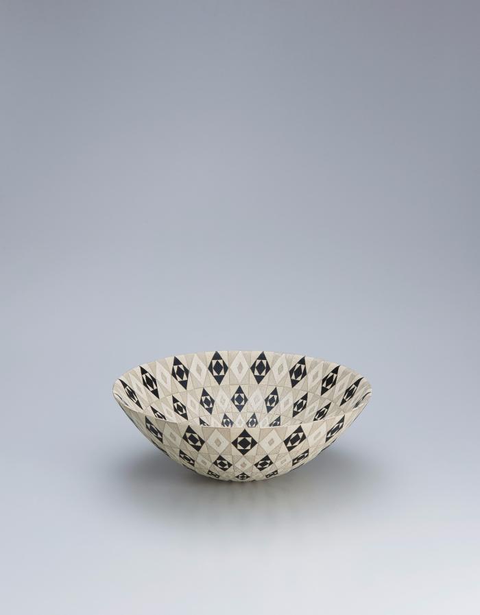 銀彩陶鉢