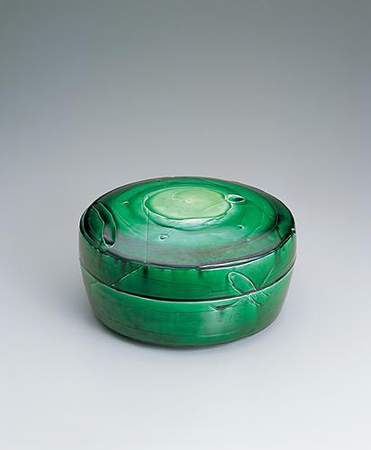 緑釉波紋陶筥