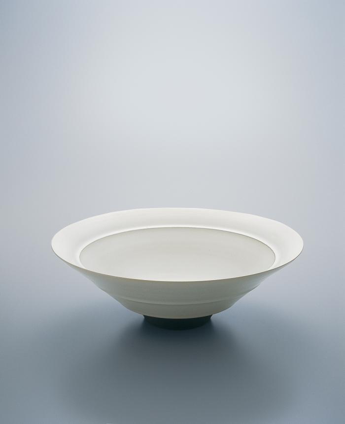 白釉稜線鉢