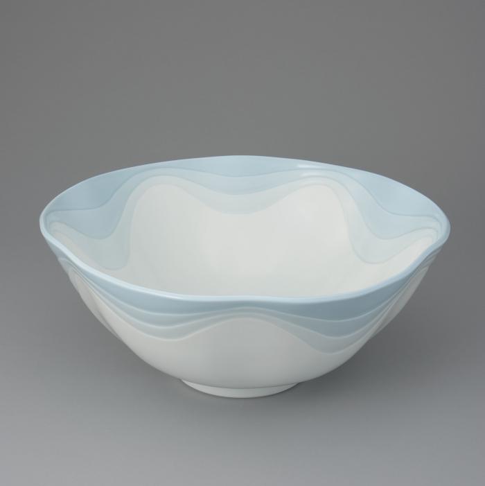 白磁青釉波文鉢